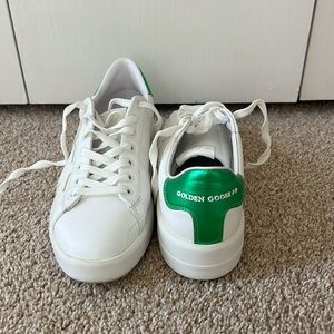 Golden Goose Pure- Star with metallic green heel tab